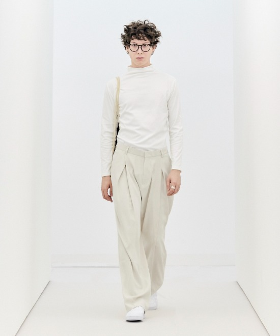 86-IRO270 Front V-tuck Wide Pants Ivory